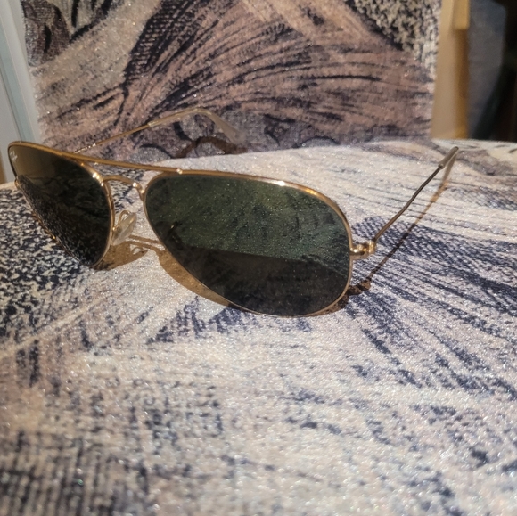 Ray Ban Aviator Classic Gold Frames Black Lenses - Picture 6 of 7